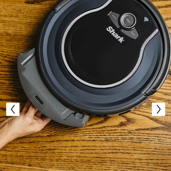Shark Ion Robot 750 Vacuum With WiFi CONNECTIVITY RV750- only used once!!!!! - Picture 11 of 13